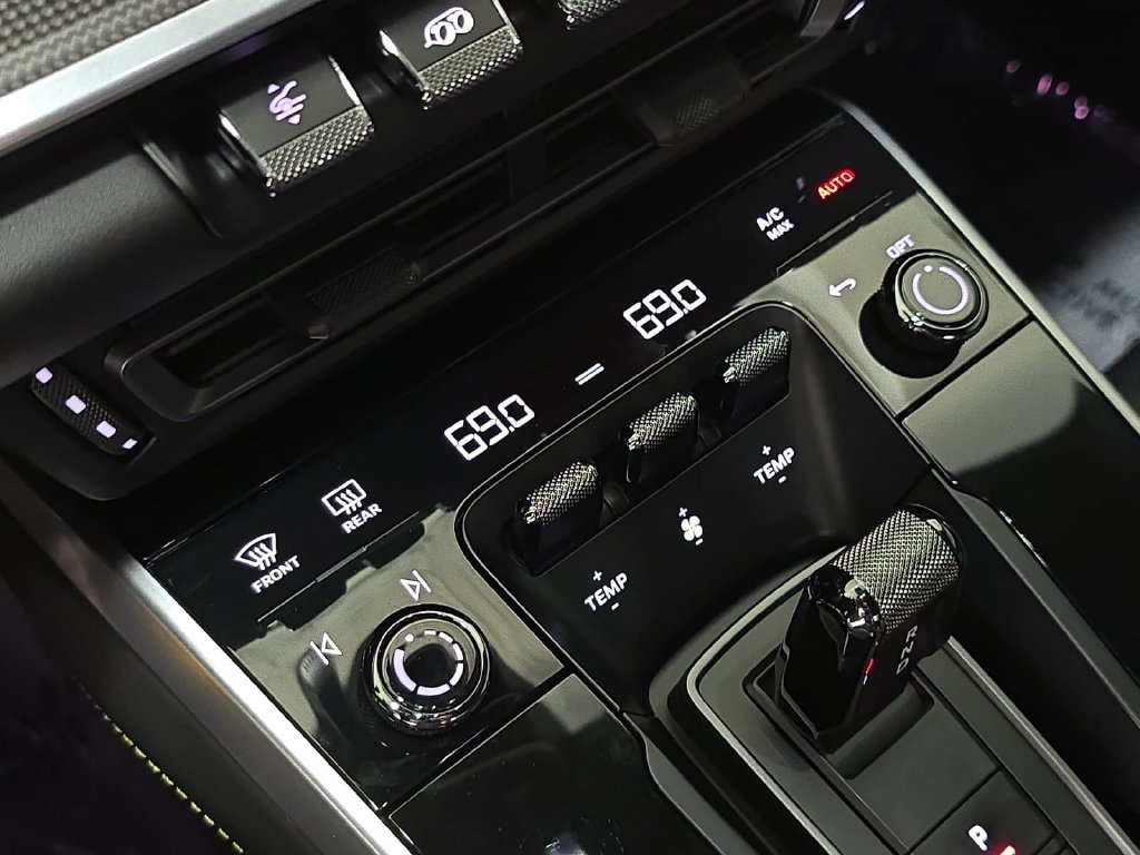 Used 2024 Porsche 911 Turbo S AWD/4WD image 19