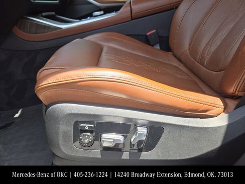 Used 2025 BMW X7 M60i AWD/4WD image 19