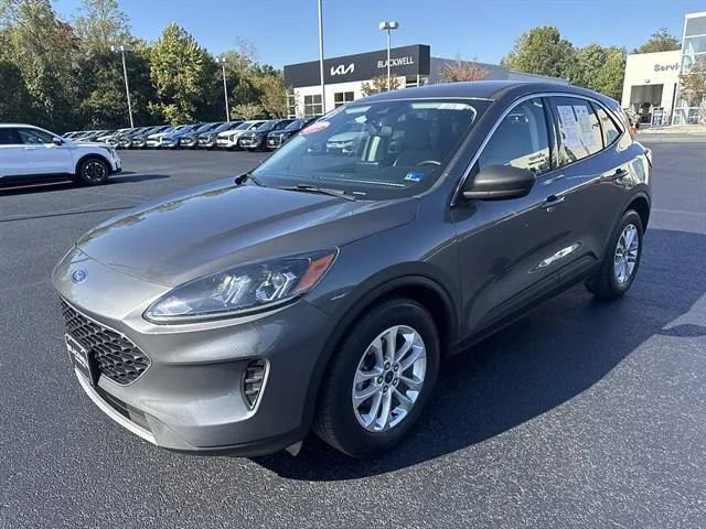 Used 2022 Ford Escape SE w/ Convenience Package FWD image 3