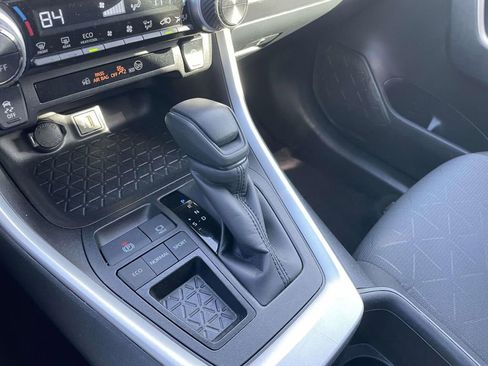 Used 2025 Toyota RAV4 XLE image 44