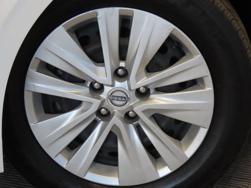 Used 2024 Nissan Sentra S FWD image 5