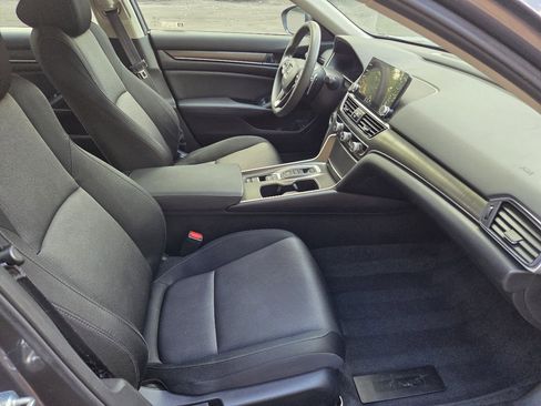 Used 2021 Honda Accord Sedan image 11