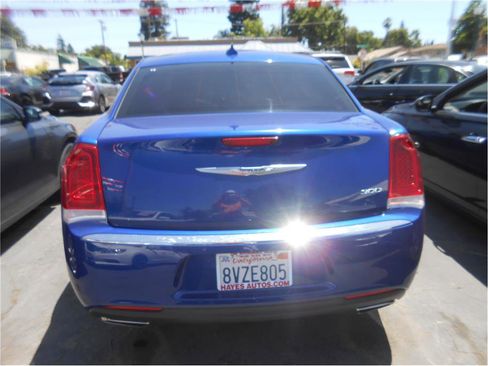 Used 2019 Chrysler 300 Limited image 5