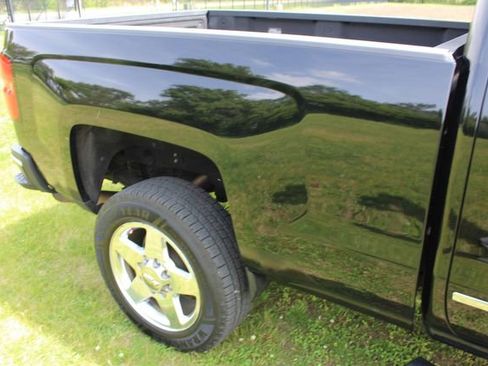 Used 2015 Chevrolet Silverado 2500 LTZ w/ Z71 Package, Off-Road AWD/4WD image 8