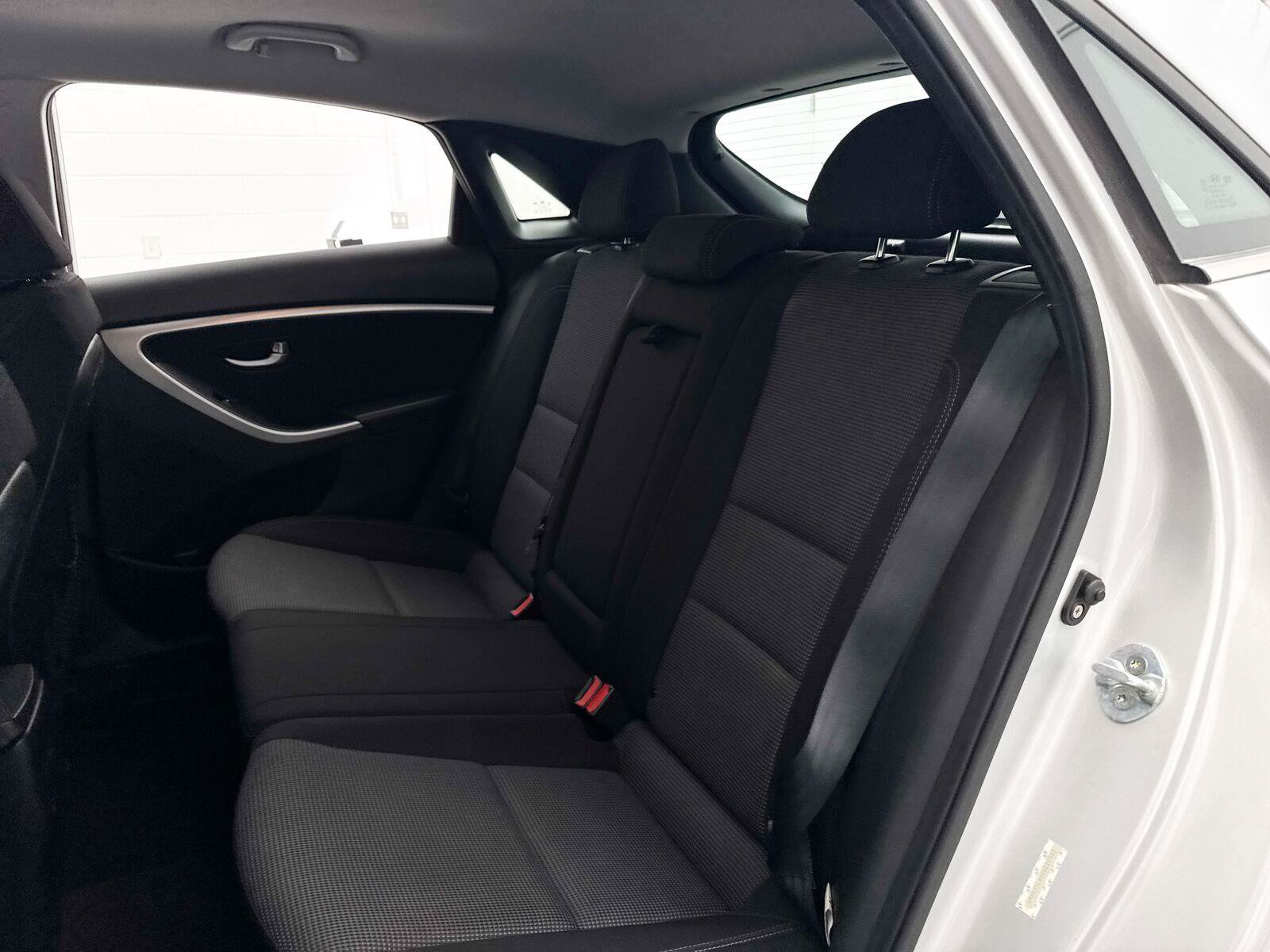 Used 2014 Hyundai Elantra GT FWD image 19