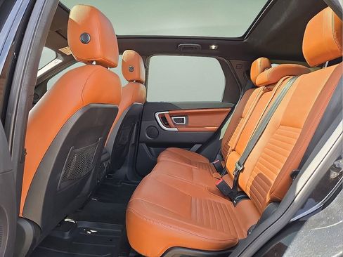 Used 2017 Land Rover Discovery Sport HSE Luxury image 16