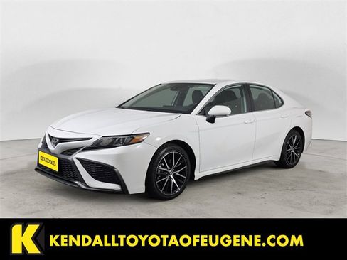 Certified 2023 Toyota Camry SE image 1