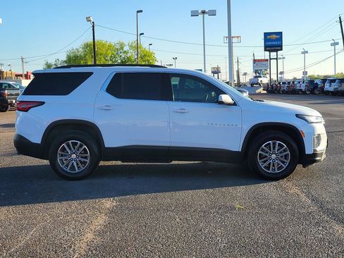 Used 2023 Chevrolet Traverse LT image 6