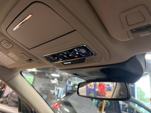 Used 2021 Lincoln Corsair AWD image 7