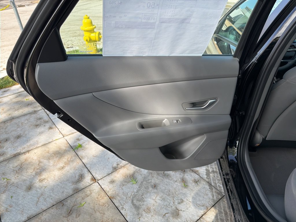 New 2025 Hyundai Elantra SEL FWD image 16