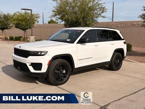 Certified 2025 Jeep Grand Cherokee Altitude AWD/4WD image 1