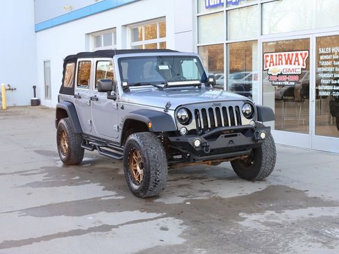 Used 2018 Jeep Wrangler Unlimited Sport S image 2
