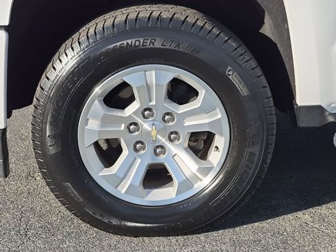 Used 2018 Chevrolet Silverado 1500 LT w/ All Star Edition AWD/4WD image 10