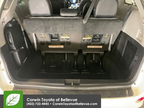 Used 2015 Toyota Sienna SE image 23