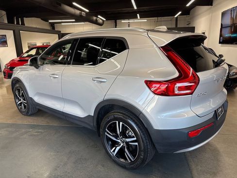 Used 2025 Volvo XC40 B5 Core image 6