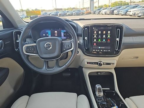 Used 2024 Volvo XC40 B5 Ultimate w/ Protection Package Premier AWD/4WD image 2