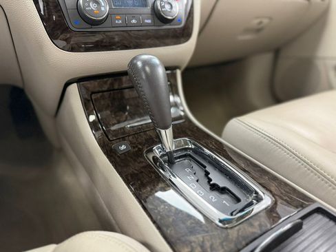 Used 2008 Cadillac DTS w/ Sun And Sound Package FWD image 71