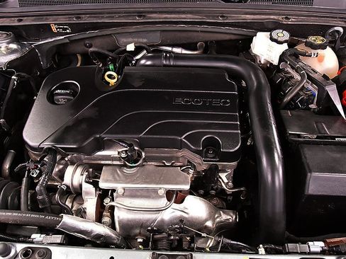 Used 2024 Chevrolet Malibu LT image 30