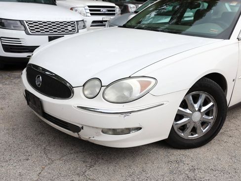 Used 2007 Buick LaCrosse CX w/ Chrome Enhancement Package FWD image 2