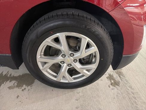 Used 2019 Chevrolet Equinox LT image 16