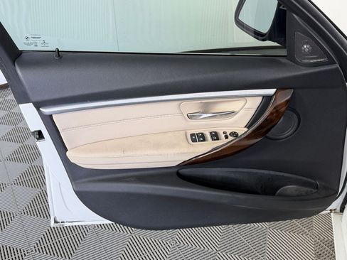 Used 2016 BMW 340i Sedan RWD image 13