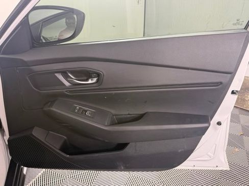 Used 2025 Honda Accord SE image 18