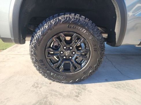 Used 2023 Chevrolet Silverado 1500 ZR2 w/ Technology Package image 20