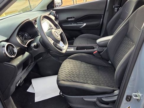 Used 2021 Nissan Kicks SV image 6