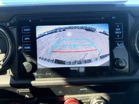 Used 2019 Toyota Tacoma TRD Off-Road w/ Technology Package image 14