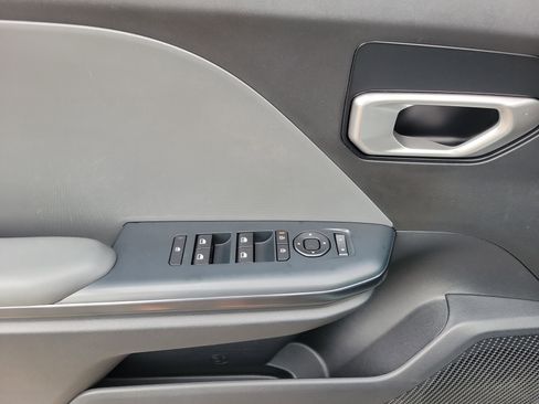 Used 2025 Kia K4 LXS image 7