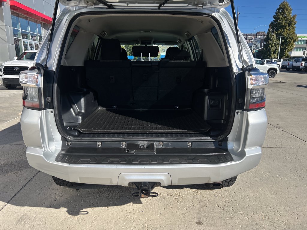 Used 2016 Toyota 4Runner SR5 AWD/4WD image 14