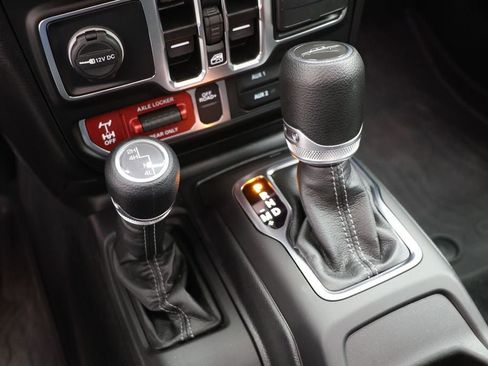 Used 2025 Jeep Gladiator Willys image 25