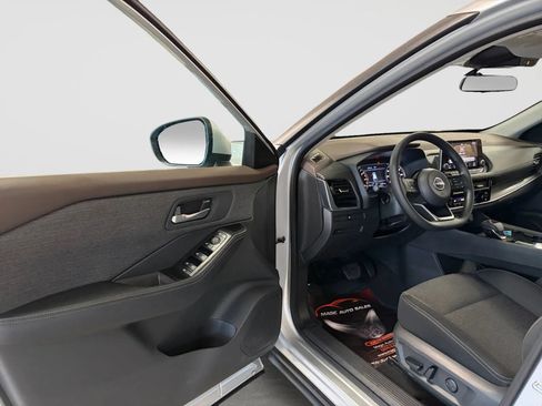 Used 2022 Nissan Rogue SV AWD/4WD image 11