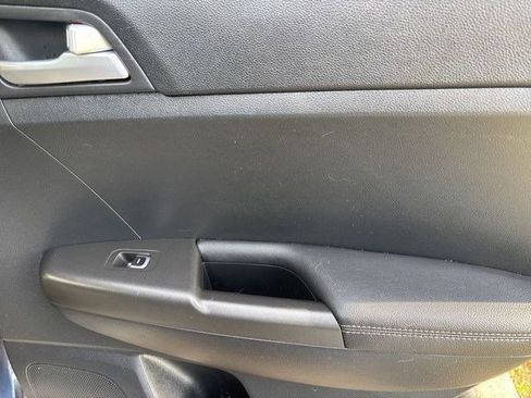 Used 2022 Kia Sportage LX w/ LX AWD Value Edition Package image 35