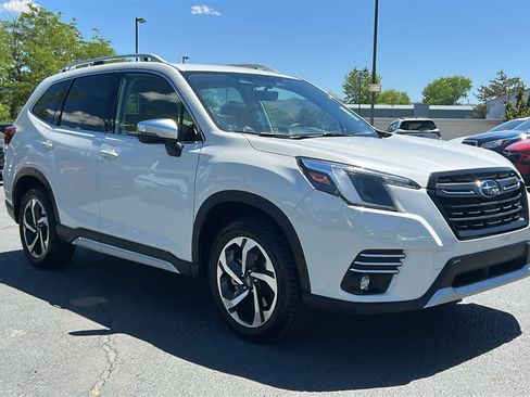 Certified 2023 Subaru Forester Touring AWD/4WD image 4
