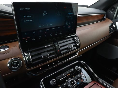 Certified 2024 Lincoln Navigator L Reserve w/ Equipment Group 201A image 30