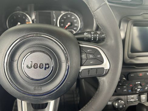 Used 2018 Jeep Renegade Latitude image 39