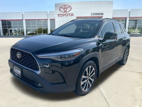 Used 2025 Toyota Corolla Cross XLE w/ Convenience Package AWD/4WD image 14