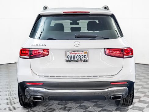 Certified 2022 Mercedes-Benz GLB 250 image 11