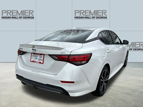 Certified 2022 Nissan Sentra SR w/ Lighting Package image 5