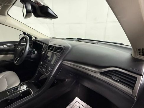 Used 2019 Ford Fusion SE w/ Equipment Group 151A image 31