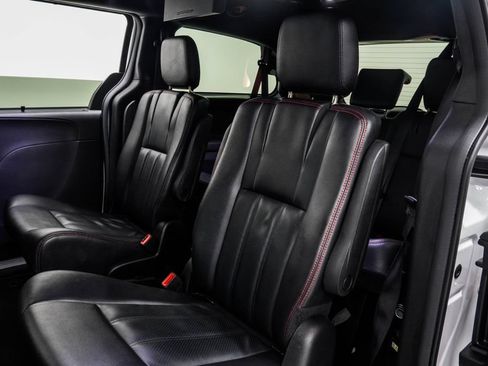 Used 2019 Dodge Grand Caravan GT FWD image 17