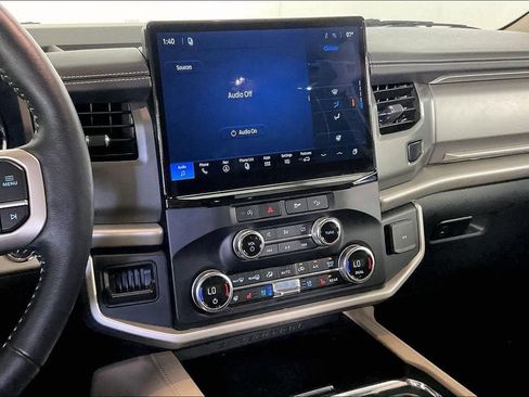 Used 2023 Ford Expedition XLT AWD/4WD image 9