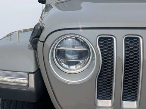 Used 2022 Jeep Wrangler Unlimited Sahara w/ LED Lighting Group AWD/4WD image 9