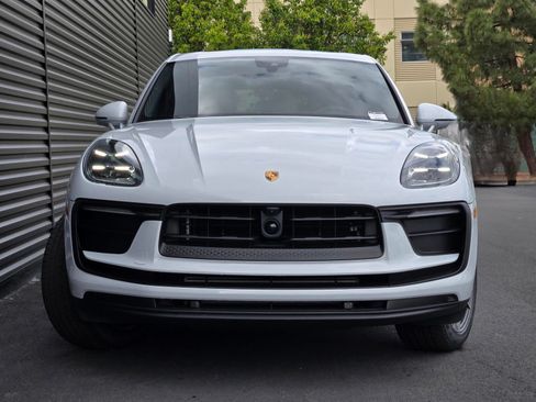 New 2026 Porsche Macan AWD/4WD image 10