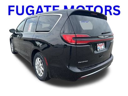 Used 2024 Chrysler Pacifica Touring-L