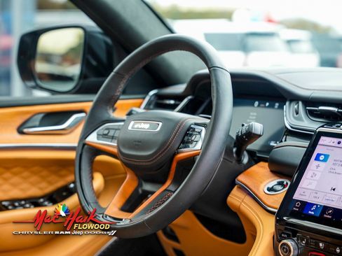 Used 2025 Jeep Grand Cherokee L Summit w/ Advanced Protech Group IV image 16