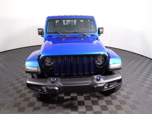 Used 2023 Jeep Gladiator Willys image 8