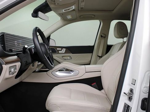 Used 2024 Mercedes-Benz GLE 350 4MATIC image 3