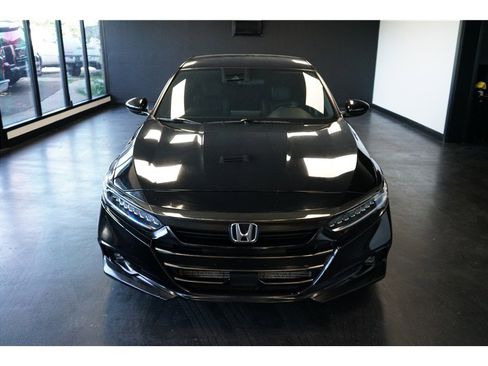 Used 2021 Honda Accord Sport image 2